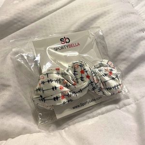 SportyBella Medical Themed Scrunchie/Hair Tie NWT🩺❤️